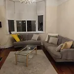 Dublin Gem, Parking, Sleeps 11, Near Centre *