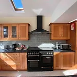 Dublin Gem, Parking, Sleeps 11, Near Centre Hébergement de vacances *