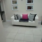 Hébergement de vacances Dublin Gem, Parking, Sleeps 11, Near Centre Rockbrook