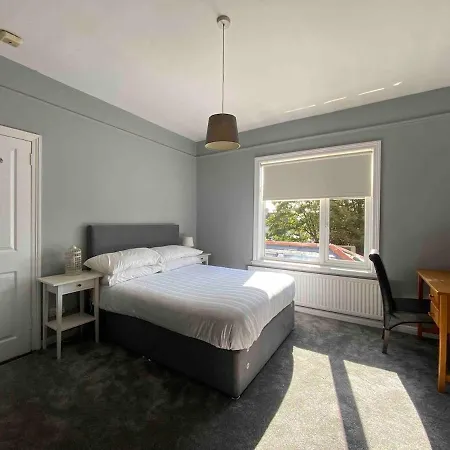 Dublin Gem, Parking, Sleeps 11, Near Centre Rockbrook