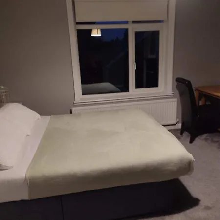 Dublin Gem, Parking, Sleeps 11, Near Centre Prázdninový dům