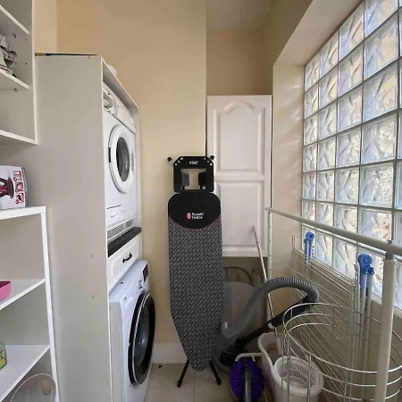 Hébergement de vacances Dublin Gem, Parking, Sleeps 11, Near Centre