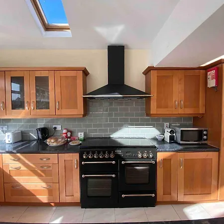 Dublin Gem, Parking, Sleeps 11, Near Centre Casa vacanze *