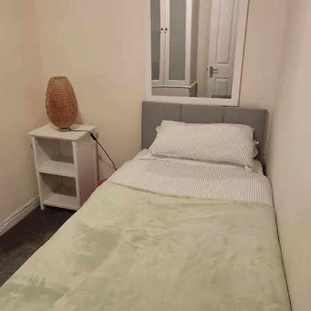 Casa vacanze Dublin Gem, Parking, Sleeps 11, Near Centre
