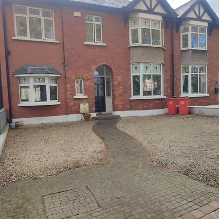 Dublin Gem, Parking, Sleeps 11, Near Centre Prázdninový dům Rockbrook
