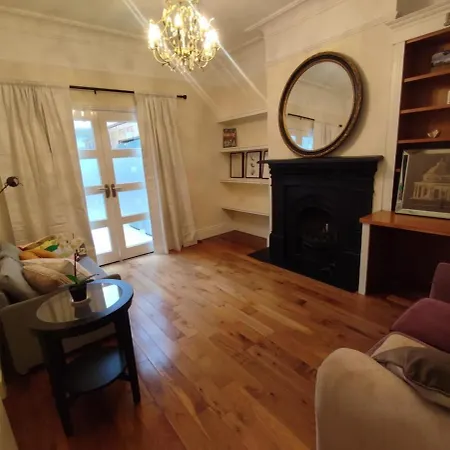 Hébergement de vacances Dublin Gem, Parking, Sleeps 11, Near Centre