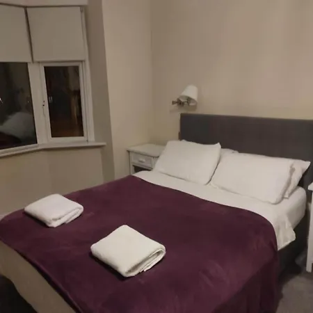 Dublin Gem, Parking, Sleeps 11, Near Centre *